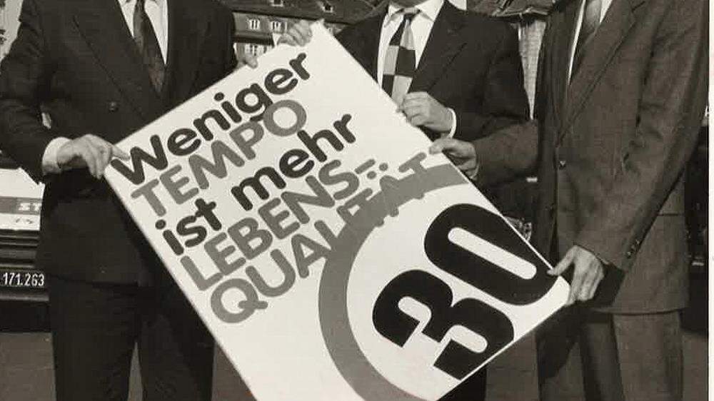 Laut Umfragen war eine Mehrheit der Grazer gegen die Einführung von Tempo 30. Die Politik – mit Bürgermeister Alfred Stingl (SPÖ), rechts im Bild – führte die Tempobremse dennoch ein