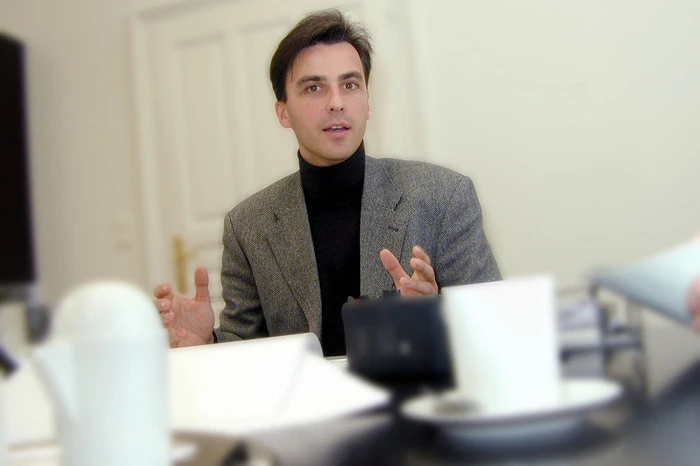 ... über sich: "Frech und neu und regt alle auf." Das Bild stammt aus einem Interview im Jahr 1999, als er Finanzstadtrat war.