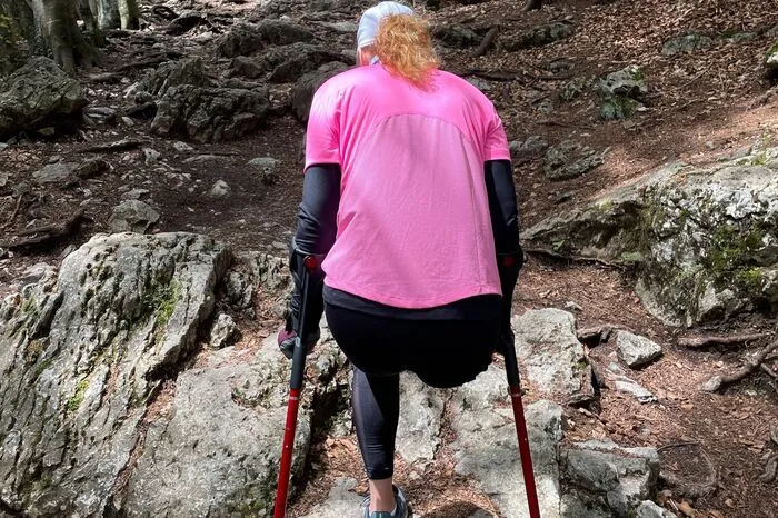Über steiles und steiniges Gelände kämpfte sich Sigrun Passelat