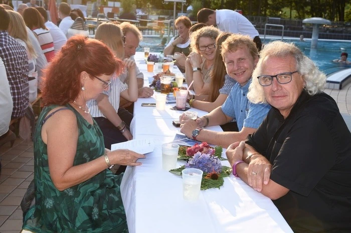 Der Fürstenfelder Tourismus-Chef Josi Thaller stellte sich mit einer Gesangseinlage seines „Thermenland-Blues“ ein.