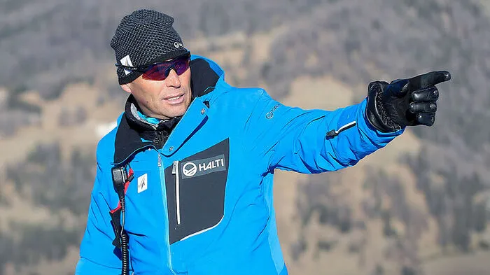"Was das Warm up betrifft ... Wir haben heute Früh eine Piste gefunden." FIS-Renndirektor Markus Waldner vor dem letztlich abgesagten Weltcup-Riesentorlauf der Herren in Adelboden aufgrund der prekären Schneesituation.