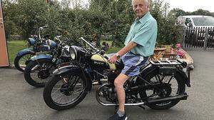 Zwei FN, eine Puch - alle Motorräder sind älter als 90 Jahre. Kurt Janisch ist 80