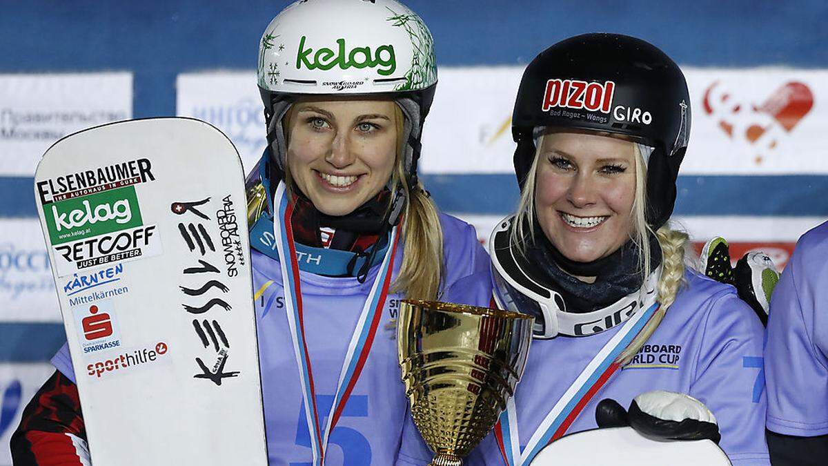 Sabine Schöffmann (links) mit Siegerin Julie Zogg