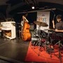 Marta Sanchez mit Kanoa Mendenhall und Ofri Nehemya