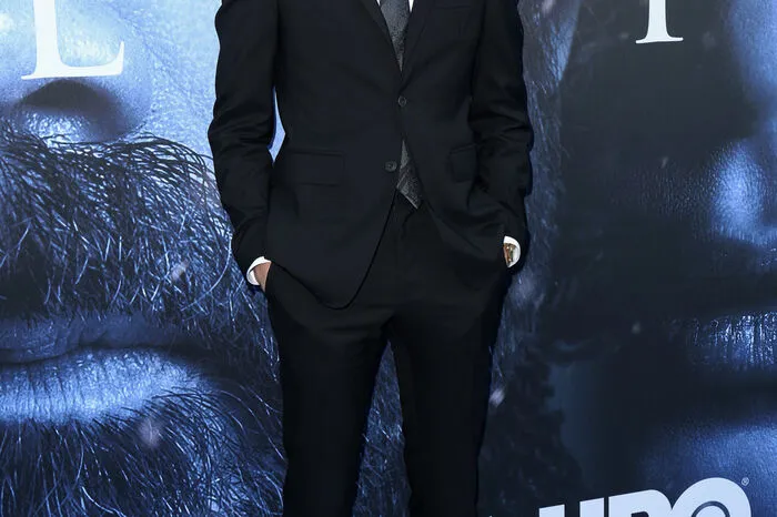 Isaac Hempstead Klicken Sie sich durch die Bilder.