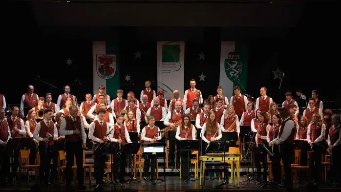 Am Samstag, dem 6. Dezember um 19 Uhr, und am Sonntag, dem 7. Dezember um 17 Uhr lud die Stadtkapelle Hartberg wieder traditionell zum Weihnachts-Wunschkonzert in die Stadtwerke-Hartberg-Halle ein. 