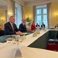Landeshauptmann Kunasek und Finanzreferent Ehrenhöfer beim Deregulierungsgipfel in der Burg