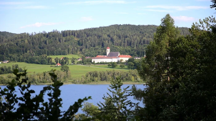 Hunderte Musikinteressierte hatten sich am Samstagabend Richtung Längsee aufgemacht. 