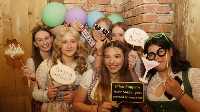 Stimmungsvoller Frühlingsball in Schiefling. Klicken Sie sich durch die Bilder!