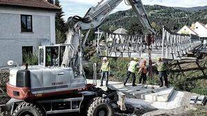 Das Villacher Pionierbataillon 1 stellte in Friesach eine Behelfsbrücke her. Diese wird in rund drei Wochen frei gegeben 