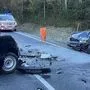 Zwei PKWs kollidierten seitlich-frontal auf Landstraße