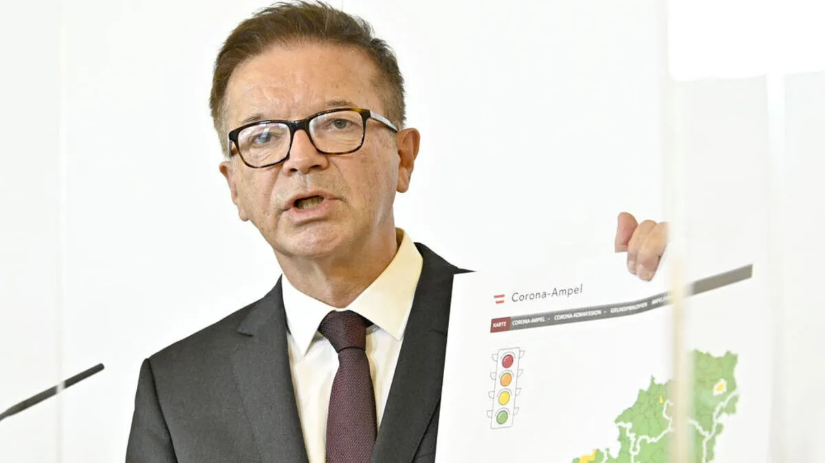Gesundheitsminister Rudolf Anschober (Grüne) bei der Präsentation der Corona-Ampel.