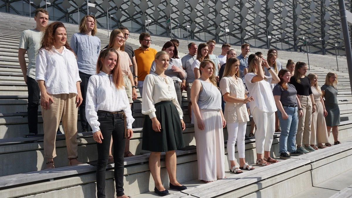 Anna Jermolaewa, Singing Revolution - Videostill