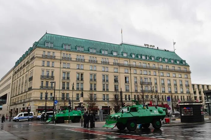 Dafür musste das Gelände rund um das Brandenburger Tor abgeriegelt...