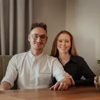 Julia und Florian Wörgötter im umgebauten Restaurant