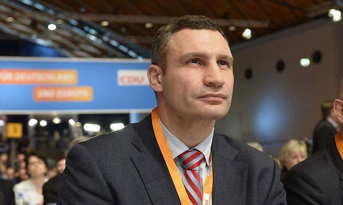 Vitali Klitschko, Bürgermeister der ukrainischen Hauptstadt Kiew, ist Gast auf dem CDU-Parteitag in Karlsruhe