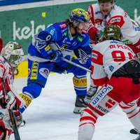 Kapitän Alexander Rauchenwald erzielte bisher vier Treffer in zwei Play-off-Spielen
