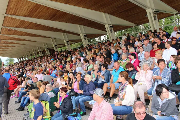 Die Tribünen waren voll: Die Lipizzaner erwiesen sich erneut als Zugpferde.