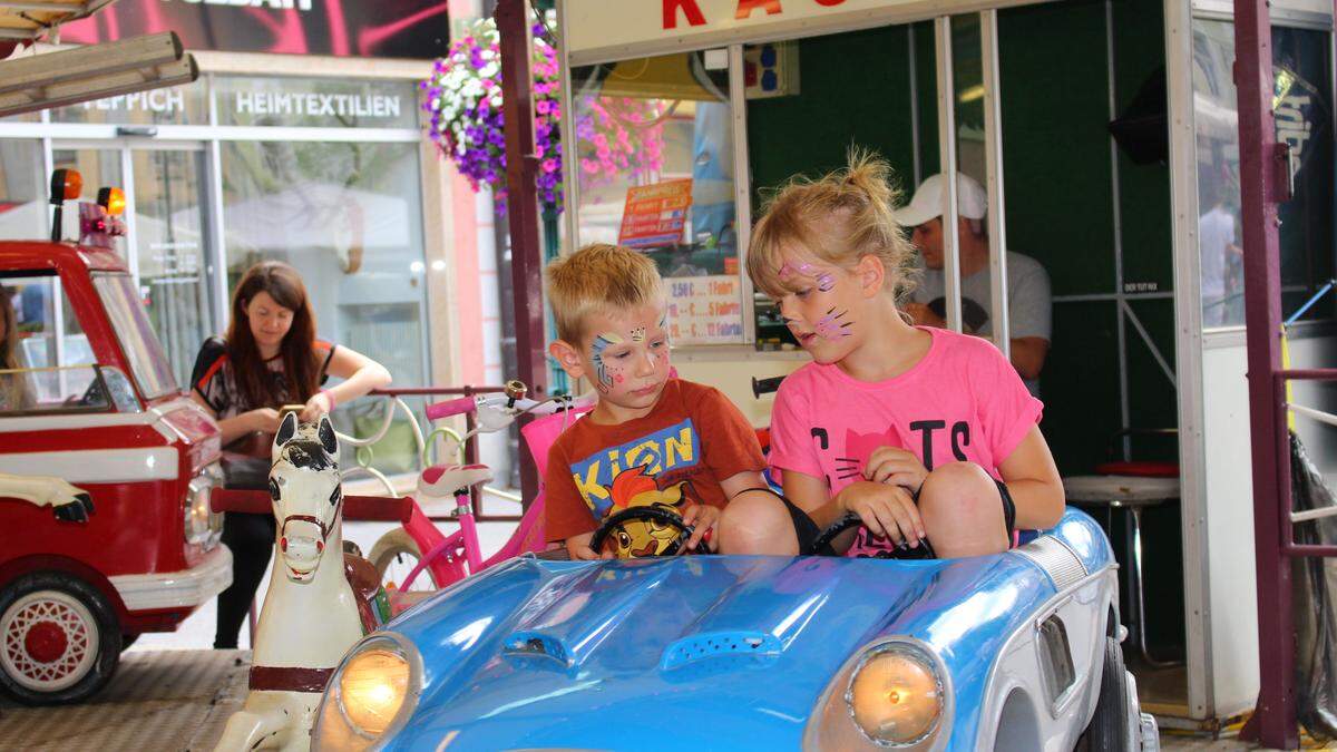 Eine Karussell-Fahrt darf beim Voitsberger Stadtfest nicht fehlen, auch für &quot;Große&quot; sind einige Attraktionen aufgebaut