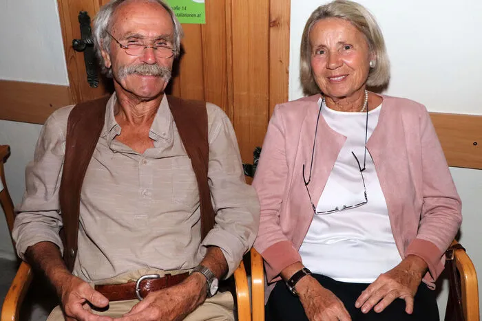 Extra aus St. Veit/Glan ist der ehemalige Kinderarzt Gerd Syerl mit Gattin Gabriele "Gabi" Syerl angereist.