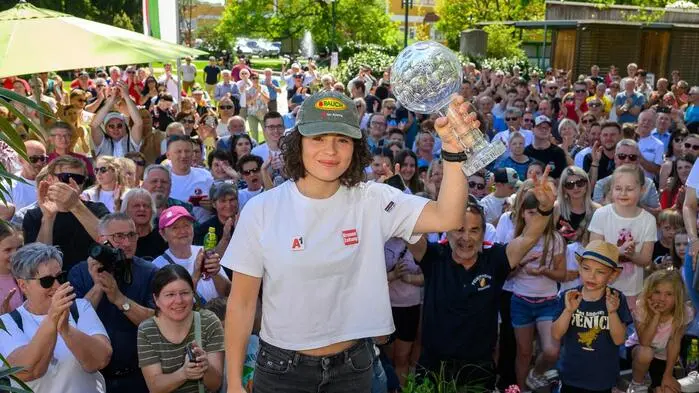 Bei herrlichem Wetter feierten hunderte Fans aus der Südweststeiermark die RTL-Weltcupsiegerin Julia Scheib.