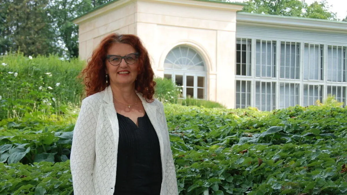 Von ihrem Büro aus der Grazer Burg blickt Brigitte Scherz-Schaar auf die Orangerie