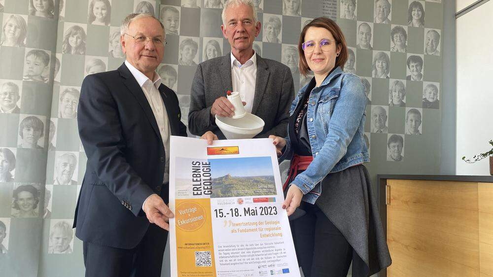 Bürgermeister Josef Ober, Chefkurator der Geologie und Paläontologie Ingomar Fritz und Projektleiterin Anna Knaus-Maurer freuen sich auf die Geotop-Tagung im Mai (v.l.n.r)