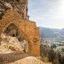 Aussicht mit Geschichte: die Ruinen der einzigen österreichischen Höhlenburg