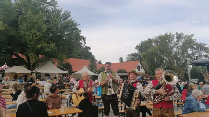 Das beliebte Stadt-Land-Familienfest fand nach zweijähriger Pandemie-Pause wieder mit zahlreichen Besucherinnen und Besuchern im Leibnitzer Grottenhof statt.