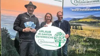 Verantwortliche des Tourismusverbandes Oststeiermark: Stefan Schindler (Geschäftsführer, links), Vorsitzender Oliver Felber (r.) und Nina Darnhofer (Geschäftsstellenleitung in Weiz)