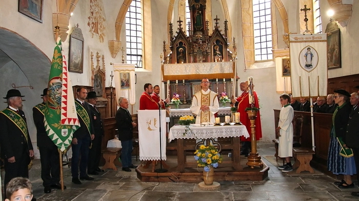 Diesmal wurde wetterbedingt auf die Prozession verzichtet, der Segen für das Dorf und die Bewohner sowie für die Ernte wurde in der Kirche erteilt.