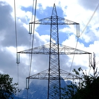 Bis zu 90 Meter hoch sind die Masten einer 380-kV-Leitung, wie hier im Osttiroler Iseltal