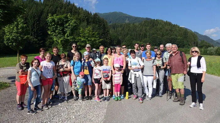 Der Wilde Berg in Mautern war das Ziel der ersten Fanwanderung des Tamara Tippler-Fanclubs. Die Skirennläuferin zeigte keinerlei Berührungsängste.