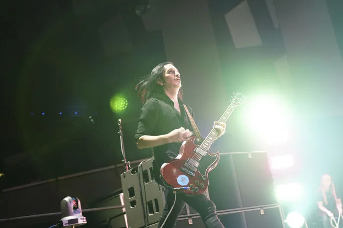 Brian Molko und Stefan Olsdal setzten rund die Hälfte ihres aktuellen Albums auf die Setlist, ergänzt mit Stücken, die zum akustischen Gesamtkonzept dieser Tournee passten.