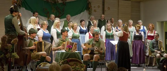 Der Volksliedchor Gaal unter der Leitung von Burgi Müller
