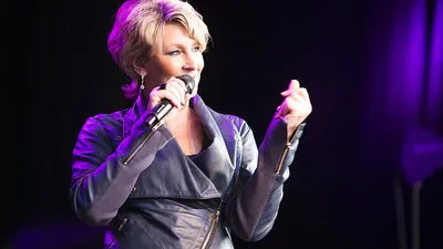 Auch Schlagersängerin Claudia Jung tritt beim Frühlingsfest für die Kinderkrebshilfe auf