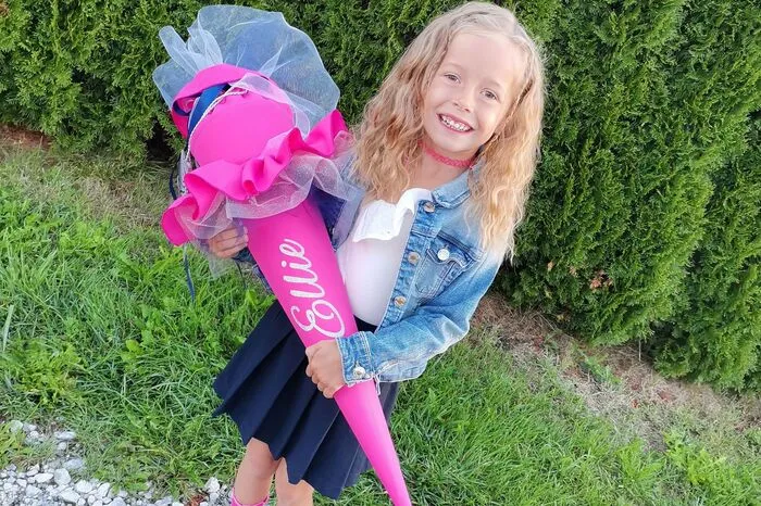 Ellie an ihrem ersten Schultag in der VS St. Georgen ob Judenburg. Hier können Sie ihre Bilder hochladen!