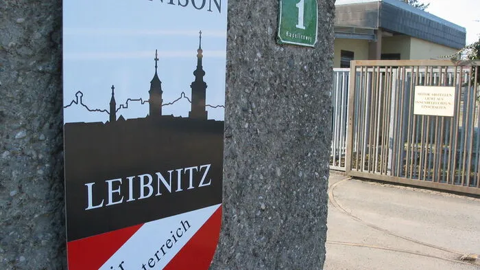 Die Hermann-Kaserne wurde am 8. April 1961 eröffnet. Sie wurde nach Johann Hermann von Hermannsdorf, einem Hauptmann der K.u.K.-Armee, benannt.