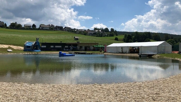 Das Sport-und Freizeitland eingebettet in die Fischbacher Naturlandschaft.