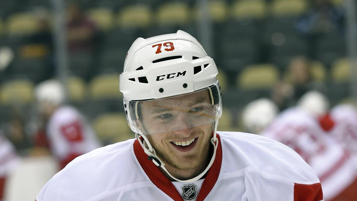 In der Vorbereitung auf die Saison 2015/16 stand Patrick Holway für die Detroit Red Wings auf dem Eis. Ein offizielles NHL-Spiel blieb ihm aber verwehrt