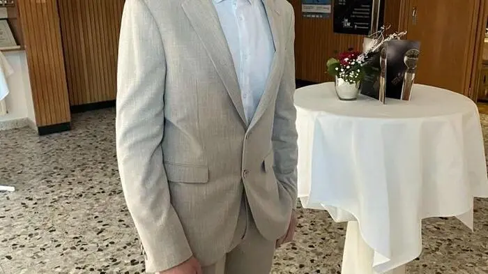 Elia Jank (18), Hermagor: Ich glaube in irgendeiner Art und Weise hat das Handy jeden von uns im Griff. Sei es aus schulischen Gründen oder einfach um mit Freunden in Kontakt zu bleiben. Es ist ein ständiger Begleiter. Offline würde ich vermutlich das Gefühl haben, etwas zu verpassen oder einfach nicht mehr up to date zu sein.