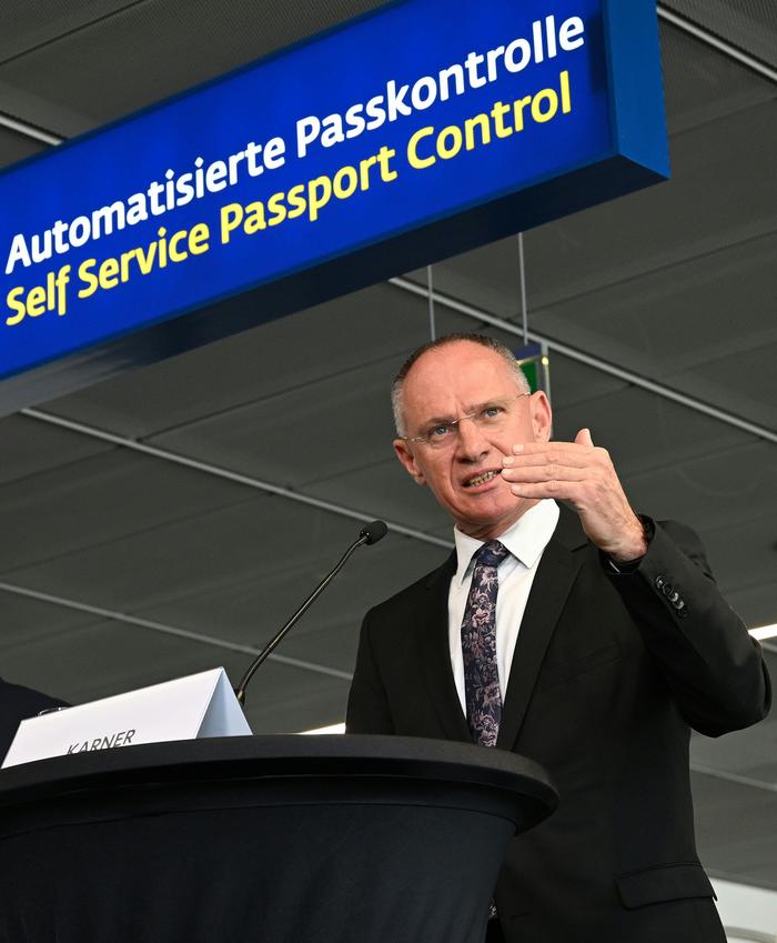 Innenminister Gerhard Karner (ÖVP) hat mit seinem Schengen-Veto auf das Thema Asylmigration gesetzt