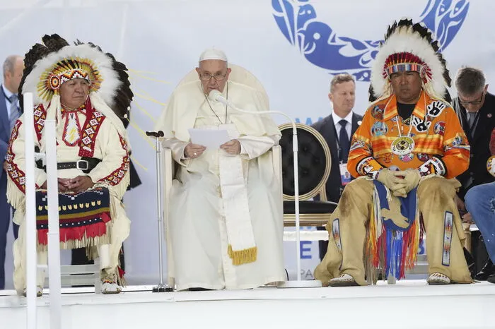 Er bitte um Vergebung für "das Böse, das so viele Christen indigenen Menschen angetan haben", sagte der Papst am Montag bei einem Besuch in dem Ort Maskwacis.