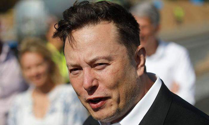 Tesla-Chef Elon Musk muss Aktien verkaufen