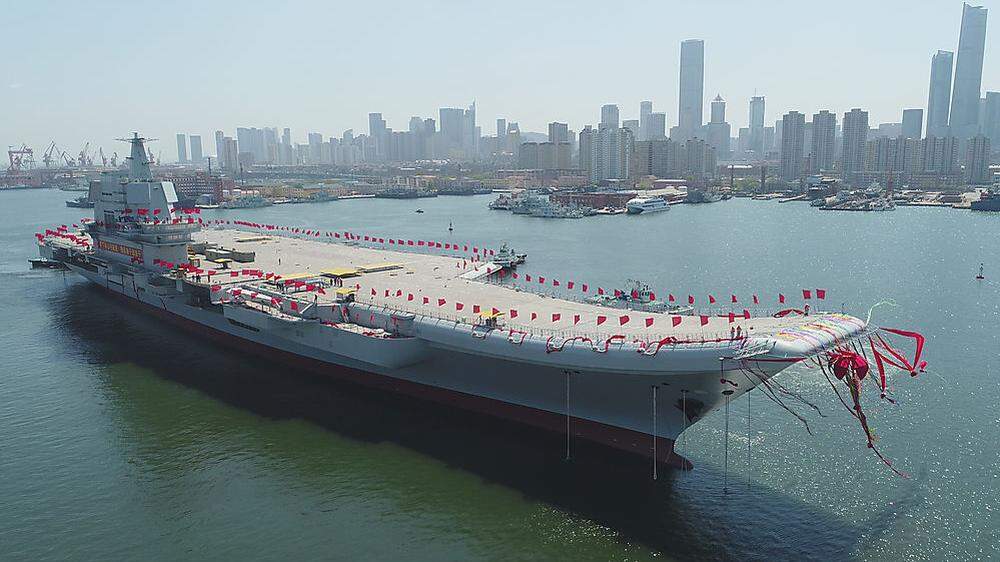Chinas erster selbst gebauter Flugzeugträger