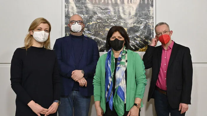 Gewerkschaft und Arbeiterkammer stehen Seite an Seite mit Lichtermeer-Organisator Daniel Landau (rechts außen).