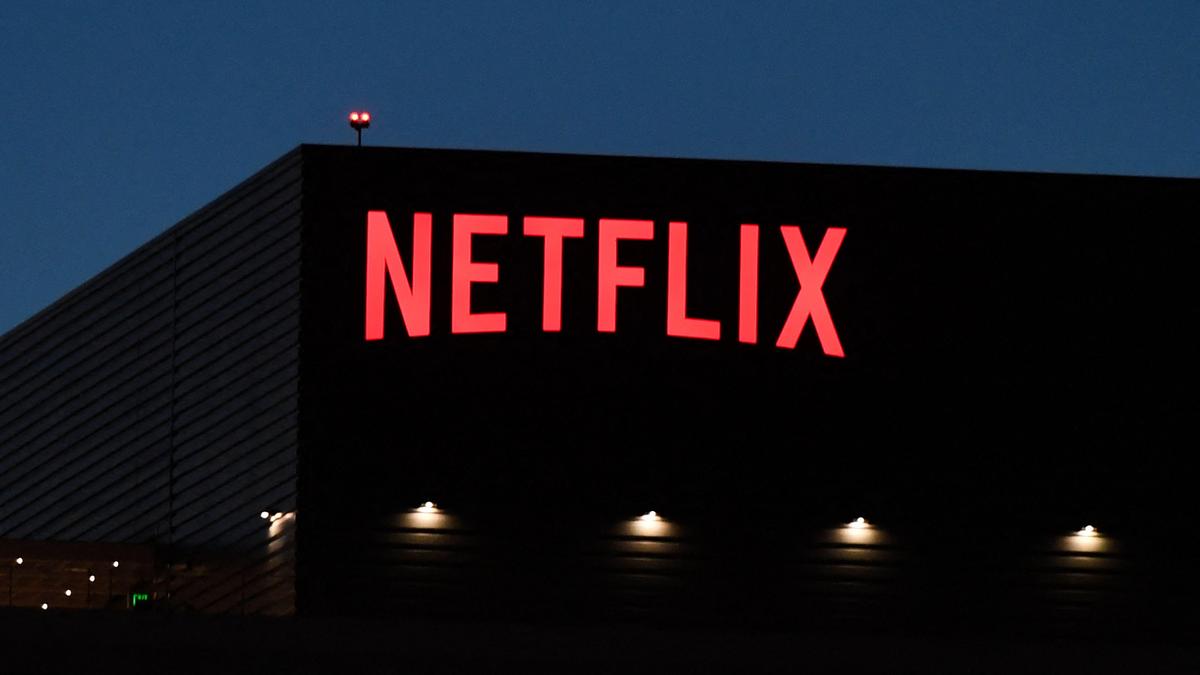 Die Razzien fanden im Rahmen von Untersuchungen gegen Netflix wegen des Verdachts auf Verschleierung von Steuerbetrug und Schwarzarbeit statt