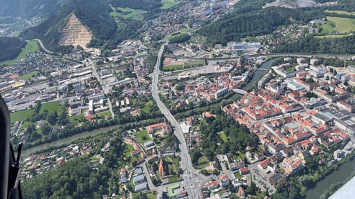 Auch die &quot;Schleife an der Mur&quot; wird in den Antenne Gemeindesongs besungen. Neun Gemeinden des Bezirkes Leoben haben bereits einen solchen