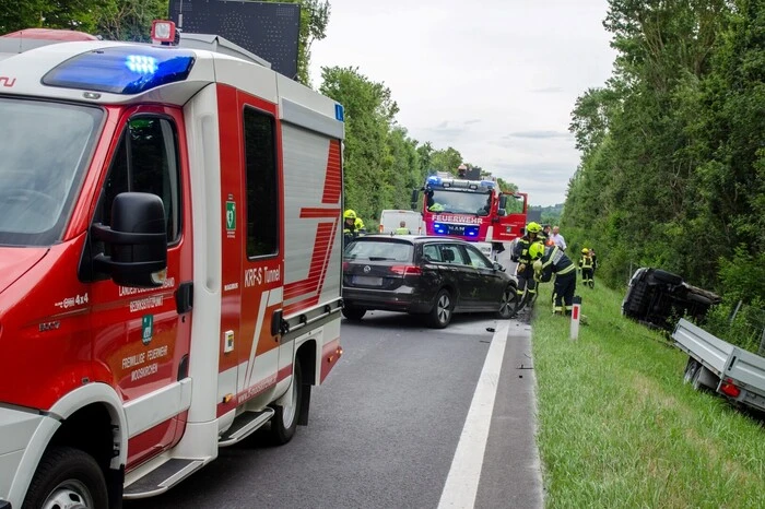 Gott sei Dank blieben die Lenkerder beiden Pkw unverletzt und konnten sich sogar selbst aus ihren Fahrzeugen befreien.