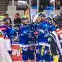 VIENNA,AUSTRIA,18.OCT.24 - ICE HOCKEY - ICE Hockey League, EC Vienna Capitals vs Villacher SV. Image shows the rejoicing of Dylan MacPherson (VSV) with his teammates.
Photo: GEPA pictures/ Kevin Hackner